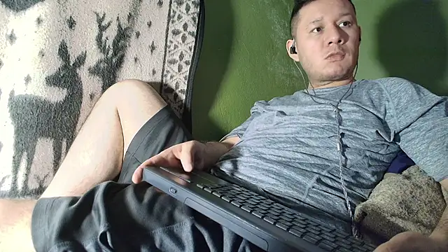 Snapshot of sweet_cock28 chatting on March 18, 2026, 3:31 am sweet cock28 online show from March 18, 2026, 3:31 am