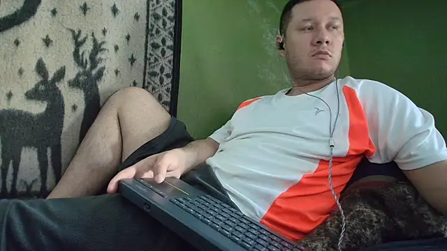 Snapshot of sweet_cock28 chatting on March 26, 2026, 3:17 pm sweet cock28 online show from March 26, 2026, 3:17 pm