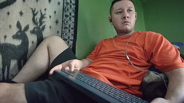Snapshot of sweet_cock28 chatting on April 10, 2026, 3:17 pm sweet cock28 online show from April 10, 2026, 3:17 pm