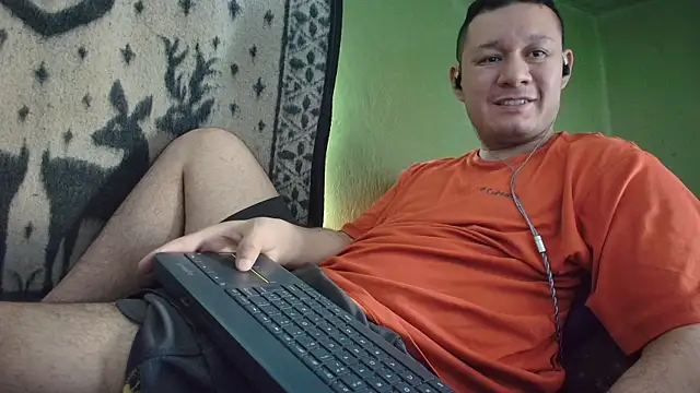 Snapshot of sweet_cock28 chatting on April 13, 2026, 3:17 pm sweet cock28 online show from April 13, 2026, 3:17 pm