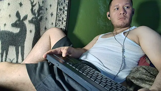 Snapshot of sweet_cock28 chatting on April 18, 2026, 3:21 am sweet cock28 online show from April 18, 2026, 3:21 am