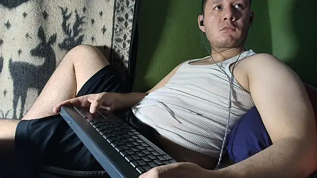 Snapshot of sweet_cock28 chatting on April 22, 2026, 3:31 am sweet cock28 online show from April 22, 2026, 3:31 am