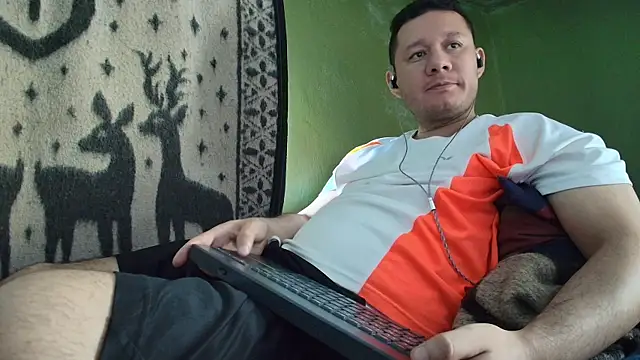 Snapshot of sweet_cock28 chatting on April 22, 2026, 3:35 pm sweet cock28 online show from April 22, 2026, 3:35 pm