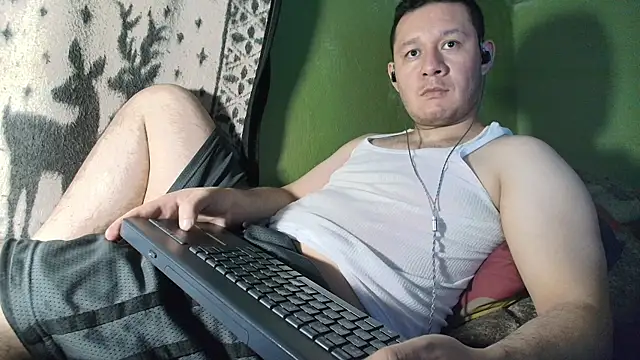 Snapshot of sweet_cock28 chatting on April 29, 2026, 3:32 am sweet cock28 online show from April 29, 2026, 3:32 am