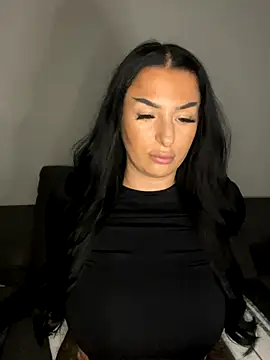 Snapshot of Mia-Bremer chatting on September 27, 2025, 10:26 pm Mia-Bremer online show from September 27, 2025, 10:26 pm
