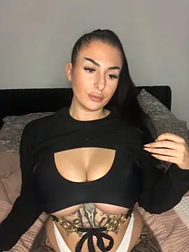 Mia-Bremer online show from December 20, 2025, 12:40 am