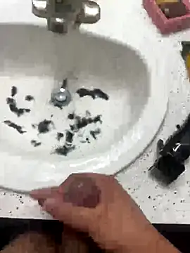 Snapshot of Asronrandon chatting on October 19, 2025, 9:37 pm Asronrandon online show from October 19, 2025, 9:37 pm