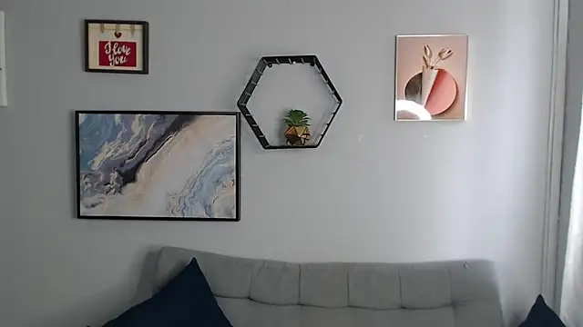 Amber Etan online show from September 24, 2025, 3:37 pm