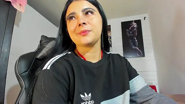 Natasha  Blue online show from November 25, 2025, 11:43 am