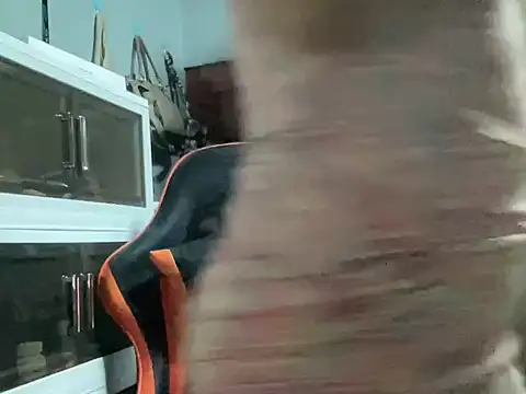 UrLove Marga online show from October 25, 2025, 10:04 pm