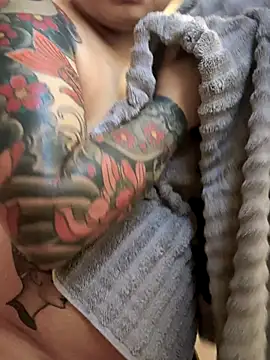 kimmiakiss22 online show from November 4, 2025, 7:24 pm