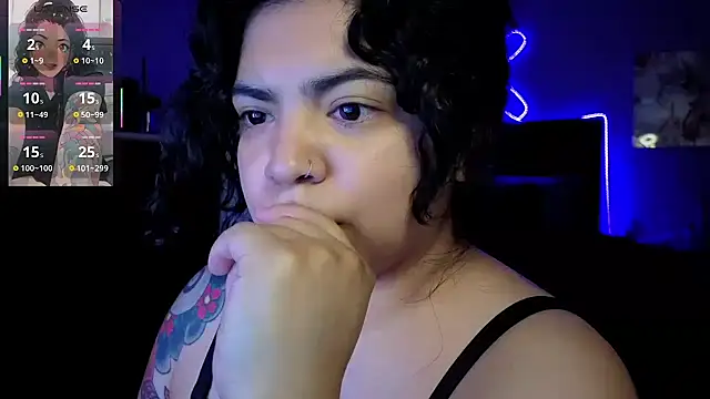 kimmiakiss22 online show from May 17, 2026, 2:20 am