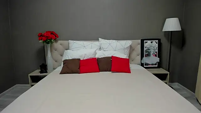Snapshot of Katerina_Ray chatting on September 30, 2025, 3:33 am Katerina Ray online show from September 30, 2025, 3:33 am