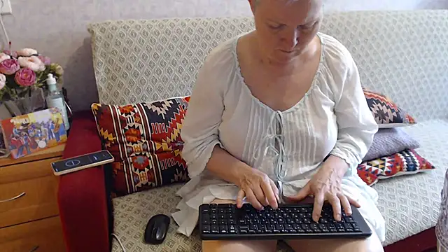 Snapshot of zarinafonliberman chatting on July 9, 2026, 7:45 am zarinafonliberman online show from July 9, 2026, 7:45 am