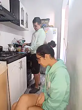 catire2323 online show from January 14, 2025, 2:22 pm