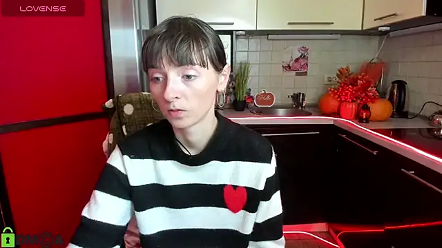 TayanaJons online show from November 12, 2025, 8:04 am