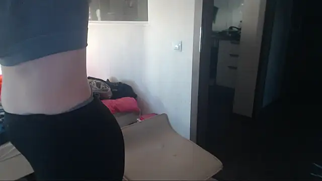 amanda kiss kiss online show from October 18, 2025, 1:45 pm