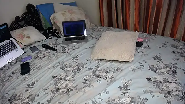 Sexy sharntel online show from June 26, 2026, 10:14 pm