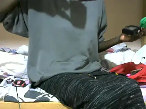 Snapshot of sweet_vee42 chatting on December 12, 2024, 9:51 am sweet vee42 online show from December 12, 2024, 9:51 am