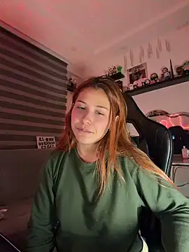 Snapshot of crystal_bunny7 chatting on October 31, 2025, 1:50 am crystal bunny7 online show from October 31, 2025, 1:50 am