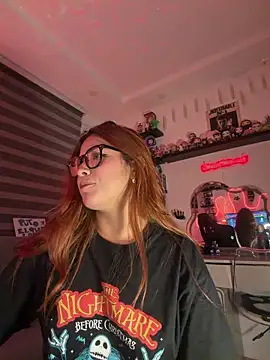 Snapshot of crystal_bunny7 chatting on December 2, 2025, 2:50 am crystal bunny7 online show from December 2, 2025, 2:50 am