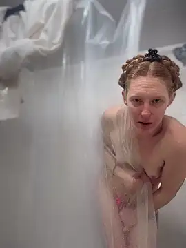 GoldenFlameGoddess online show from February 26, 2025, 8:33 pm