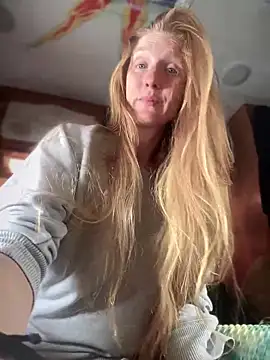 GoldenFlameGoddess online show from March 5, 2025, 9:48 pm