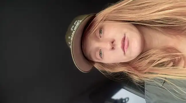 GoldenFlameGoddess online show from March 20, 2025, 12:19 am