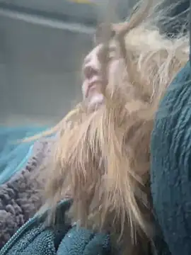 Snapshot of GoldenFlameGoddess chatting on February 15, 2026, 5:20 pm GoldenFlameGoddess online show from February 15, 2026, 5:20 pm