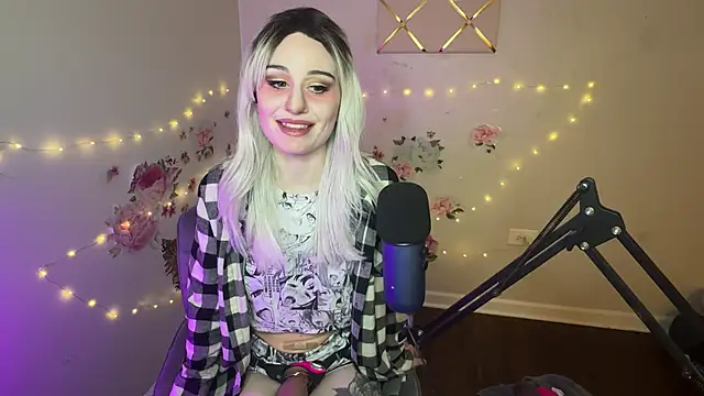 Snapshot of Starr1123 chatting on March 6, 2026, 4:42 am Starr1123 online show from March 6, 2026, 4:42 am