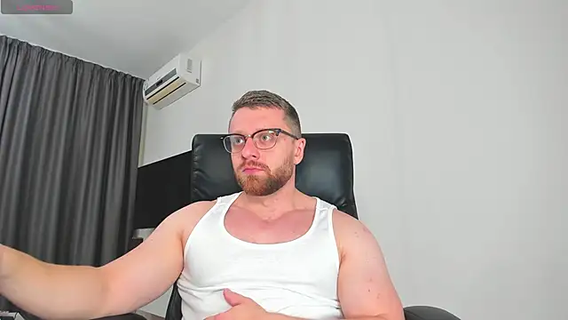 Snapshot of Findom_guy chatting on December 21, 2025, 4:47 pm Findom guy online show from December 21, 2025, 4:47 pm