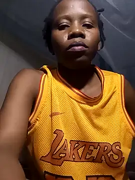 Queentesi online show from February 3, 2025, 5:46 pm