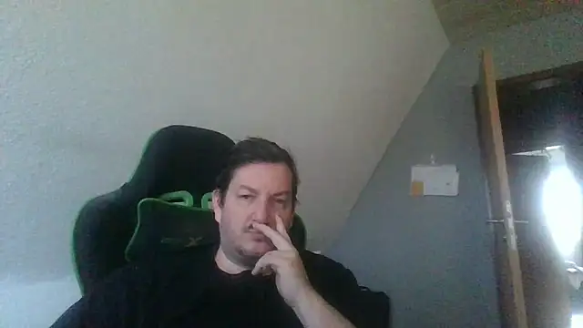 Snapshot of Golffahrer1982 chatting on October 4, 2025, 9:40 am Golffahrer1982 online show from October 4, 2025, 9:40 am