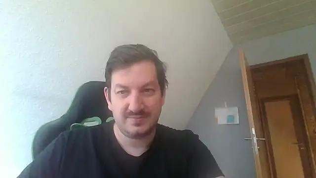 Snapshot of Golffahrer1982 chatting on October 16, 2025, 2:18 pm Golffahrer1982 online show from October 16, 2025, 2:18 pm