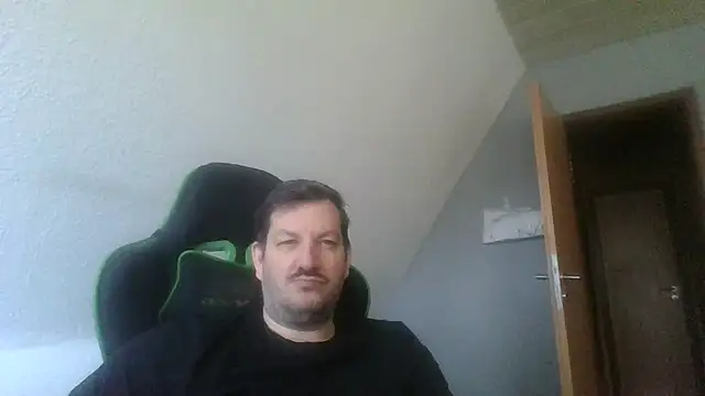 Snapshot of Golffahrer1982 chatting on January 15, 2026, 11:26 am Golffahrer1982 online show from January 15, 2026, 11:26 am