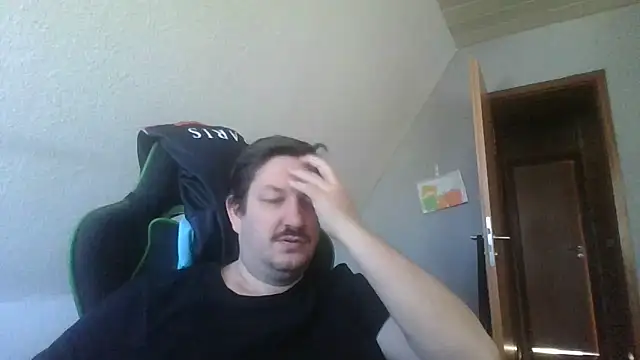 Snapshot of Golffahrer1982 chatting on March 1, 2026, 8:49 am Golffahrer1982 online show from March 1, 2026, 8:49 am