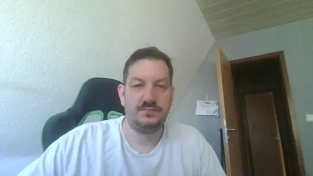 Golffahrer1982 online show from June 26, 2026, 6:29 am