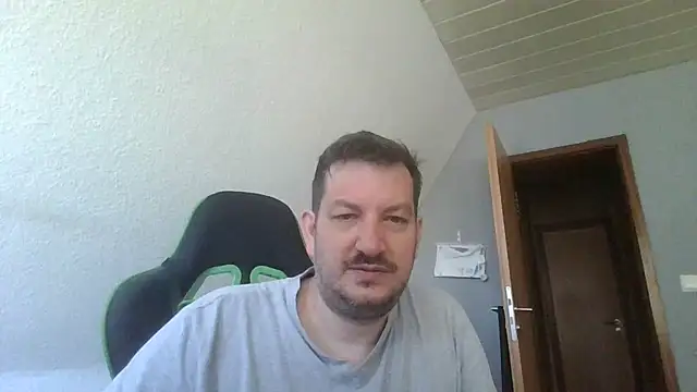 Golffahrer1982 online show from June 27, 2026, 7:02 am