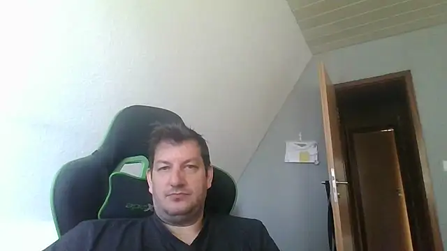 Golffahrer1982 online show from July 31, 2026, 9:52 am