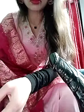 Snapshot of Noor_Darliing chatting on February 23, 2026, 2:47 pm Noor Darliing online show from February 23, 2026, 2:47 pm