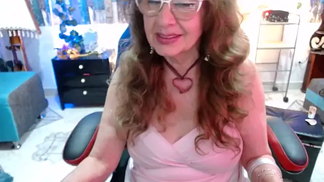 Snapshot of KarimaSarabe chatting on December 18, 2024, 11:40 pm KarimaSarabe online show from December 18, 2024, 11:40 pm