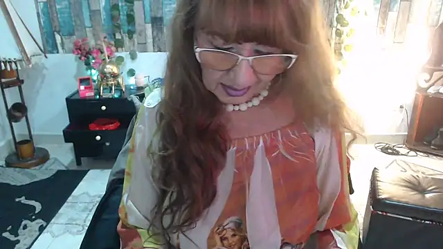 Snapshot of KarimaSarabe chatting on October 1, 2025, 9:10 pm KarimaSarabe online show from October 1, 2025, 9:10 pm