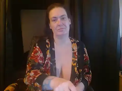 Snapshot of SimoneMoore chatting on February 23, 2025, 9:48 pm SimoneMoore online show from February 23, 2025, 9:48 pm