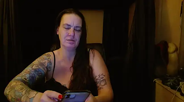 Snapshot of SimoneMoore chatting on March 13, 2025, 5:54 am SimoneMoore online show from March 13, 2025, 5:54 am