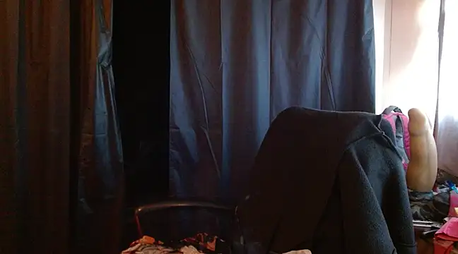 Snapshot of SimoneMoore chatting on March 14, 2025, 8:17 pm SimoneMoore online show from March 14, 2025, 8:17 pm