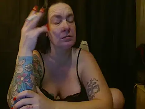 Snapshot of SimoneMoore chatting on March 15, 2025, 10:57 am SimoneMoore online show from March 15, 2025, 10:57 am