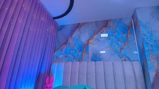  sex mia online show from April 13, 2026, 7:19 pm