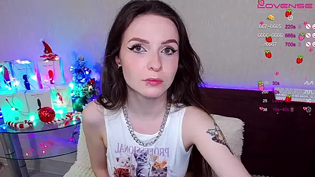 AlienBaby  online show from December 12, 2024, 9:04 pm