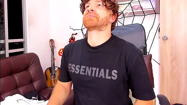 Snapshot of michacosio chatting on October 16, 2025, 11:28 pm michacosio online show from October 16, 2025, 11:28 pm