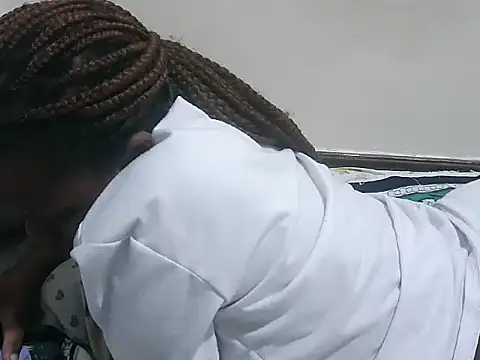 prettybeee online show from March 20, 2026, 2:16 am